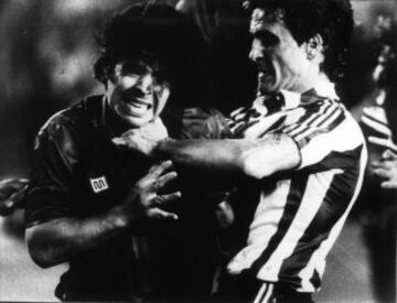 Los seguidores del Athletic no olvidan  la trifulca que se lió al final, con Maradona atizándose contra todo bicho viviente con la camiseta rojiblanca que se cruzaba 
