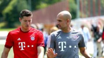 Lewandowski y Guardiola, durante un entrenamiento.