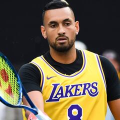 Nick Kyrgios empieza a repartir comida para ayudar en Australia