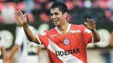 El 'Choro' ganó el Clausura 2010 con Argentinos Juniors, club en el que se mantuvo hasta 2011. 