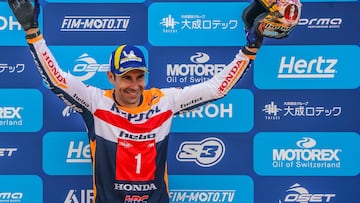 Toni Bou celebra su victoria en el TrialGP de Japón.