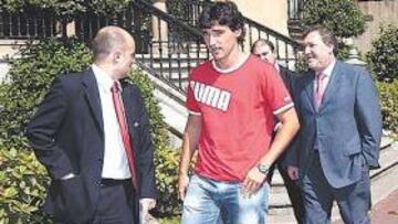 <b>CONFLICTO. </b>La Real, el Athletic y el propio jugador siguen sin ponerse de acuerdo.