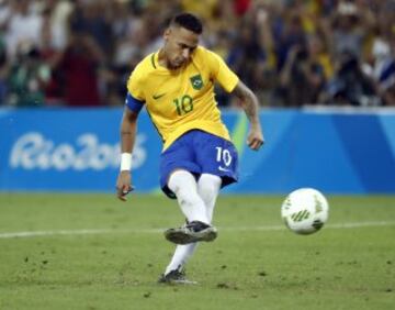 Neymar's golden delivery sends the Maracanã into ecstasy