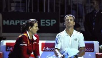 Conchita Davis, con Tommy Robredo en la eliminatoria entre Espa&ntilde;a y Rusia en la Copa Davis el pasado mes de julio.