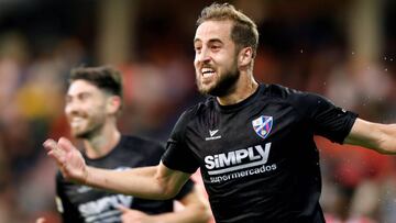 GRAF2497. LUGO, 21/05/2018.- El defensa del Huesca Jorge Pulido celebra el segundo gol de su equipo ante el Lugo en partido de liga en Segunda Divisi&oacute;n que se disputa esta noche en el estadio Anxo Carro. EFE/eliseo trigo