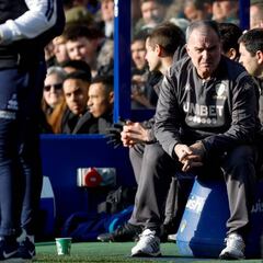 Los DTs de clase mundial que enfrentará Bielsa en el debut