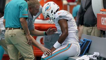 El quarterback de segundo a&ntilde;o abandon&oacute; el partido contra los Buffalo Bills durante el primer cuarto tras ser golpeado por el linebacker AJ Epenesa.