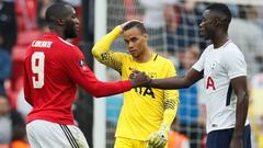 Dávinson queda fuera de la FA Cup tras la caída del Tottenham