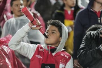 Imágenes de los hinchas en la final entre Santa Fe y Nacional