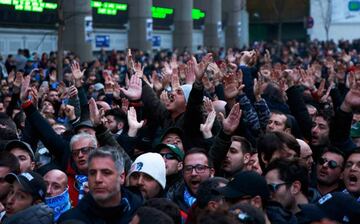 Napoli fans getting excited outside the Bernabéu