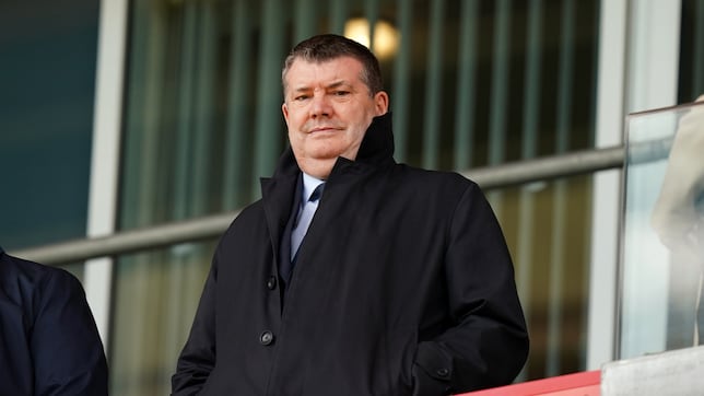 A Ron Gourlay se le acumula el trabajo