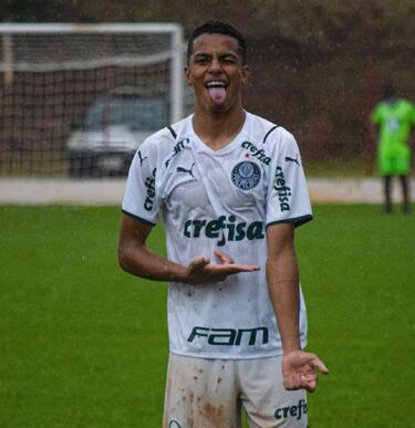 Giovani tras ganar la Copinha: "Estoy preparado para el f¨²tbol profesional"