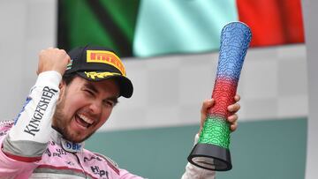 Sergio 'Checo' Pérez, emocionado en el podio de bakú.