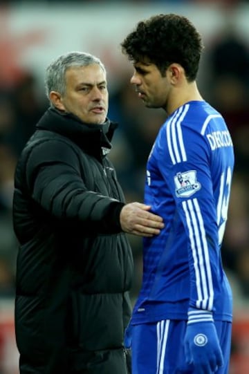 Swansea City - Chelsea
Una primera parte sublime, en la que anotó cuatro goles -dos de Oscar y dos de Diego Costa-, le sirvió a un excelso Chelsea para golear sin piedad a un excesivamente blando Swansea (0-5) en el Liberty Stadium.