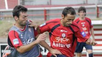 <b>TITULARES. </b>Barral y Diego Castro estarán en el primer once sportinguista de la Liga.