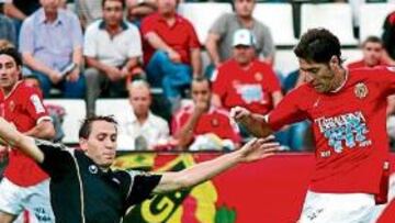 <b>SE RESISTE. </b>El Nàstic tampoco pudo ayer celebrar su primer triunfo como local, aunque le quedó el alivio de remontar un gol en contra.