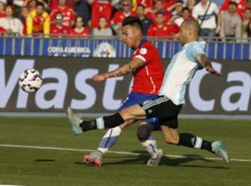 Eduardo Vargas es el sexto chileno máximo goleador de Copa América, en 2015 junto al peruano Paolo Guerrero (4), tras David Arellano en 1926, Raúl Toro en 1937, Francisco Molina en 1953, Enrique Hormazábal en 1956 y Jorge Peredo en 1979.