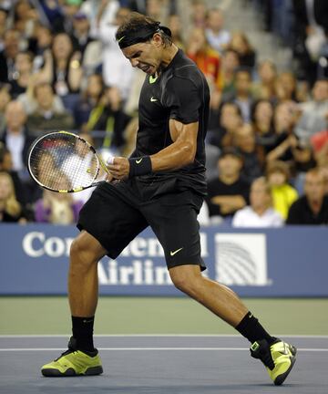 El tenista español ganó al serbio por 6-4, 5-7, 6-4 y 6-2.