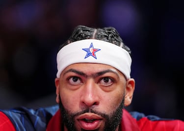 Primer plano del jugador de los Lakers Anthony Davis.