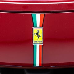 ¿Cuántos autos vende y cuánto dinero gana Ferrari por día?