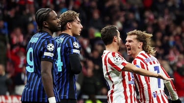 Soccer Football - UEFA Champions League - Atletico Madrid v Inter Milan - Riyadh Air Metropolitano, Madrid, Spain - November 26, 2025 Atletico Madrid's Antoine Griezmann and Koke celebrate after Jose Maria Gimenez scores their second goal REUTERS/Violeta Santos Moura TPX IMAGES OF THE DAY