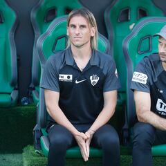 El Elche cuenta con 17 profesionales y todavía espera varios fichajes