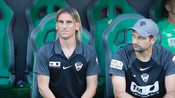 El Elche cuenta con 17 profesionales y todavía espera varios fichajes