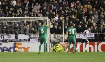 Parejo marca el 2-0.