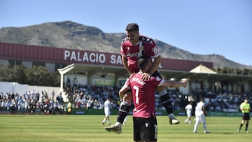 El Cartagena venció en Torremolinos con gol de Yanis.