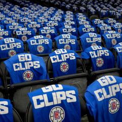 How much do tickets for the Clippers-Mavs playoff game in LA cost?