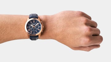 Con correa de cuero y diseño clásico: el reloj de Fossil que parece de lujo y enamora a los hombres esta Navidad en Amazon.