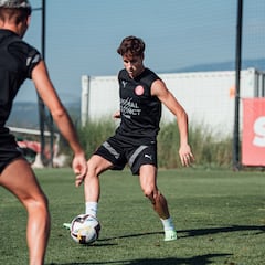 Oficial: Riquelme cedido al Girona una temporada