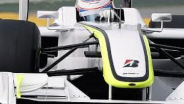 <b>BUEN DEBUT.</b> El británico Jenson Button ha realizado el mejor debut que podía desear la nueva escudería Brawn GP al marcar el cuarto mejor tiempo en la primera jornada de entrenamientos en el Circuito de Cataluña.