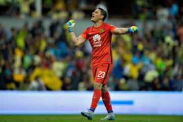 Moisés Muñoz termina contrato en diciembre con el América y parece que no renovará pero todavía falta para que esto sea oficial.