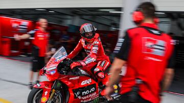 SEPANG (Malaysia), 06/02/2025.- Spanish MotoGP rider Marc Marquez of Ducati Lenovo Team in action during the Sepang MotoGP Official Test day at the Petronas Sepang International Circuit, Malaysia, 06 February 2025. (Motociclismo, Malasia) EFE/EPA/FAZRY ISMAIL