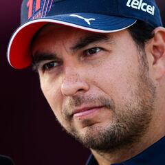 Checo Pérez pide a Verstappen que se 'moche' con su salario