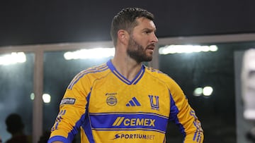 FORT LAUDERDALE, FLORIDA - AUGUST 20: Andr�-Pierre Gignac # of Tigres UANL enters the pitch prior to the Leagues Cup Quarter-final between Inter Miami CF and Tigres UANL at Chase Stadium on August 20, 2025 in Fort Lauderdale, Florida. Leonardo Fernandez/Getty Images/AFP (Photo by Leonardo Fernandez / GETTY IMAGES NORTH AMERICA / Getty Images via AFP)