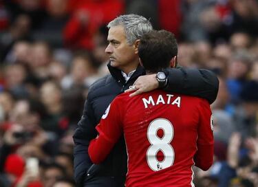 Giroud steals point for Wenger after Mata gives Mourinho lead