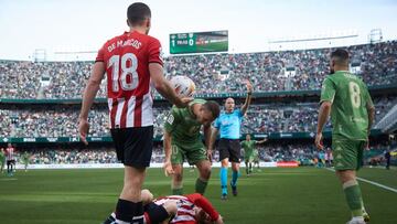 Fekir ve la roja ante el Athletic.