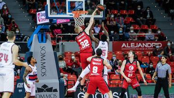 Un Baskonia despistado cae ante el Zaragoza de Mobley