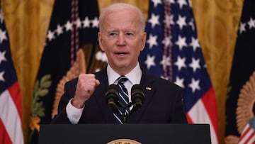 El presidente de los Estados Unidos, Joe Biden, responde a una pregunta durante su primera conferencia de prensa en el Salón Este de la Casa Blanca en Washington, DC, el 25 de marzo de 2021.