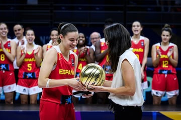 Otra base excepcional, fue una de las líderes del equipo que se llevó el oro en el Europeo Sub-20. Valenciana y jugadora del Valencia Basket, aunque saldrá cedida la próxima temporada en la Liga Femenina.