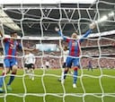 Man United vs Crystal Palace 2016 FA Cup final - best images