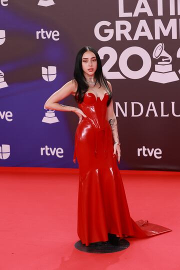 La cantante Nicki Nicole durante el photocall previo a la gala de entrega de los Latin Grammy 2023.