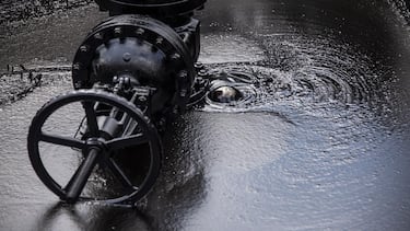 How much time is left before the oil runs out?