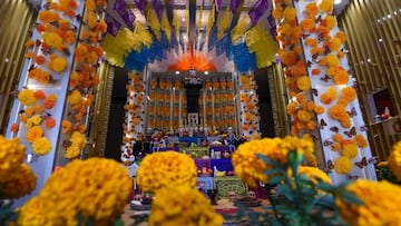 El significado de los elementos del altar de Día de Muertos: la fecha en que se prenden las velas