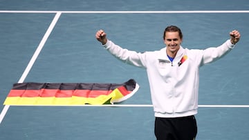 Tennis - Davis Cup - Final 8 - Argentina v Germany - SuperTennis Arena, Bologna, Italy - November 21, 2025 Germany's Alexander Zverev celebrates winning the quarter final against Argentina REUTERS/Guglielmo Mangiapane