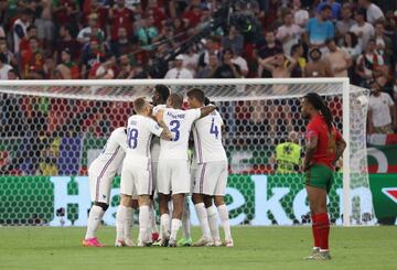 1-2. Karim Benzema celebra el segundo gol.