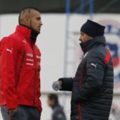 Arturo Vidal alaba al DT: "Sampaoli nos hizo más fuertes"