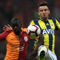 Diego Reyes y Fenerbahce consiguen empatar ante Galatasaray